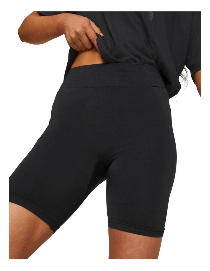 Buy π PUMA Evoknit 7 Inch Short Tights In Black π₯° 5 Buy π PUMA Evoknit 7 Inch Short Tights In Black π₯° - Image 3